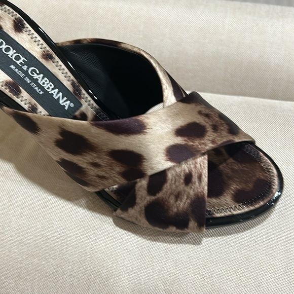 Dolce & Gabbana 
 Leopard-Printed Satin Mules - Picture 7 of 7
